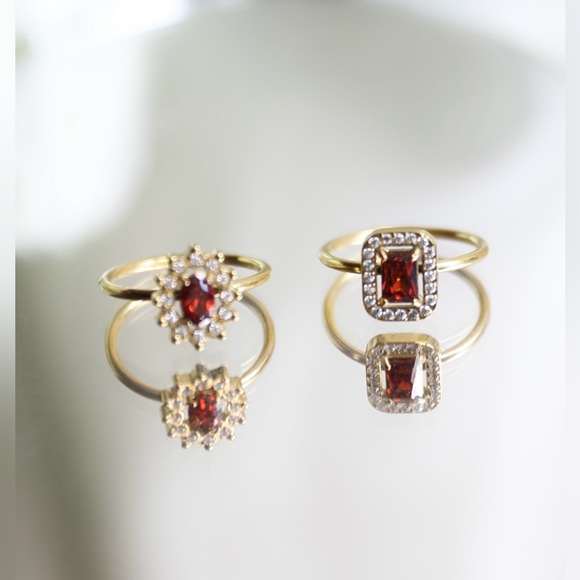 Gold Red Ruby Solitaire / Rectangle Zircon Ring - Picture 3 of 6